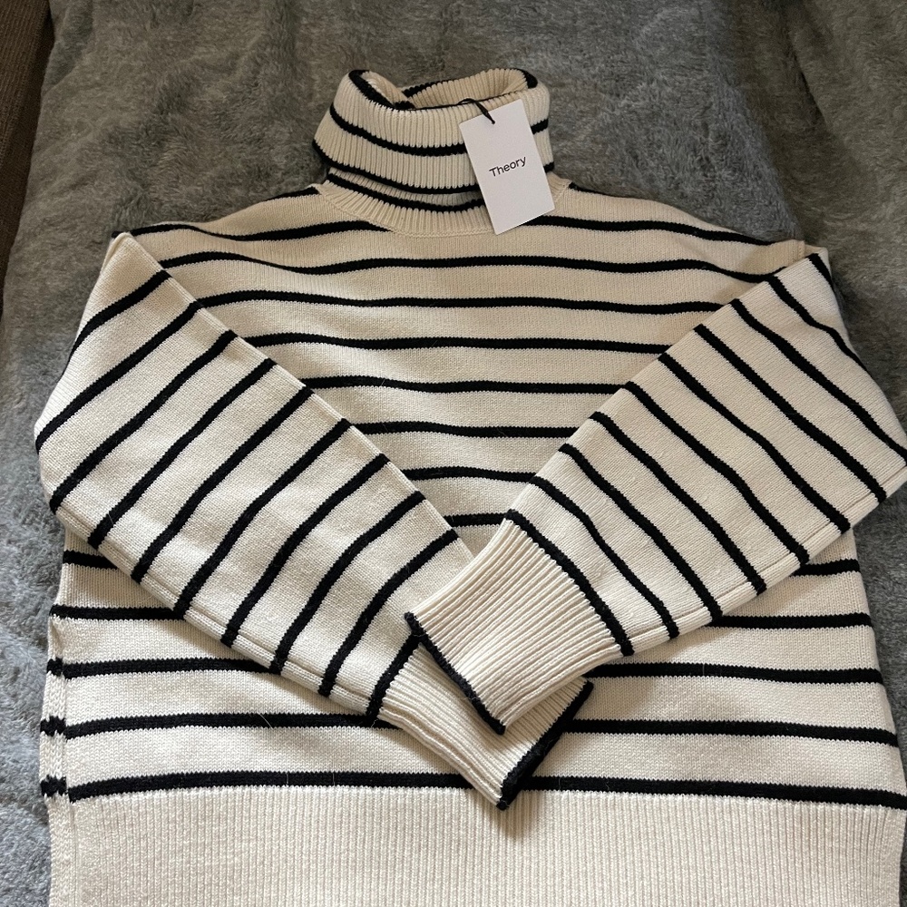Theory striped sweater NWT